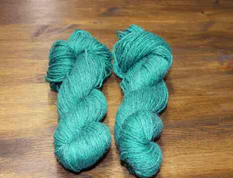Handf�rgat 3-tr ullgarn raggsockor 100g Tallskog